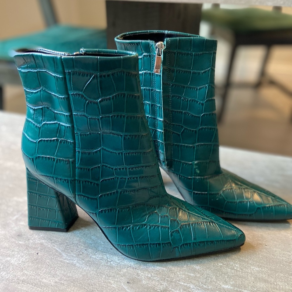Marc Fisher Green booties